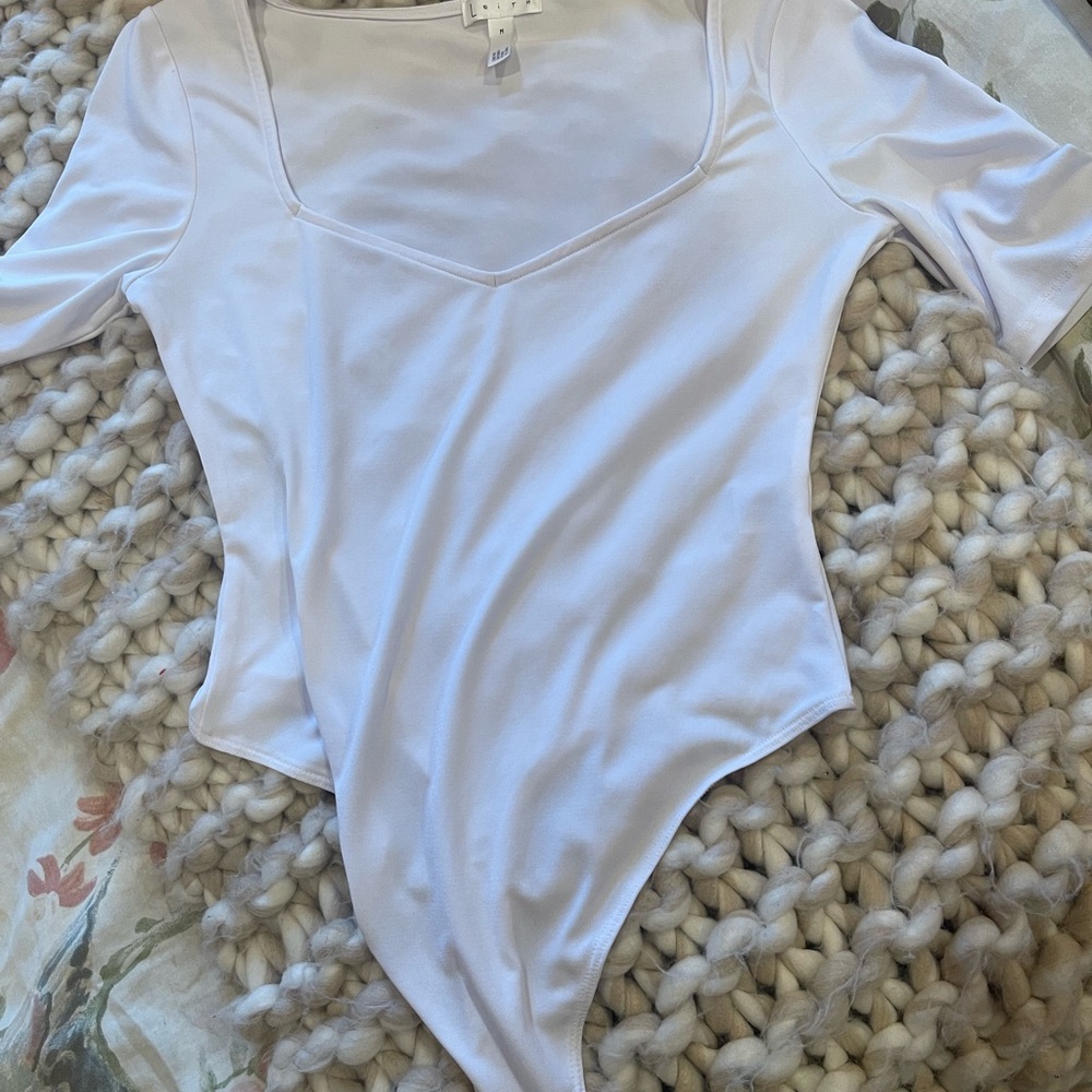 White bodysuit 1/2 sleeve